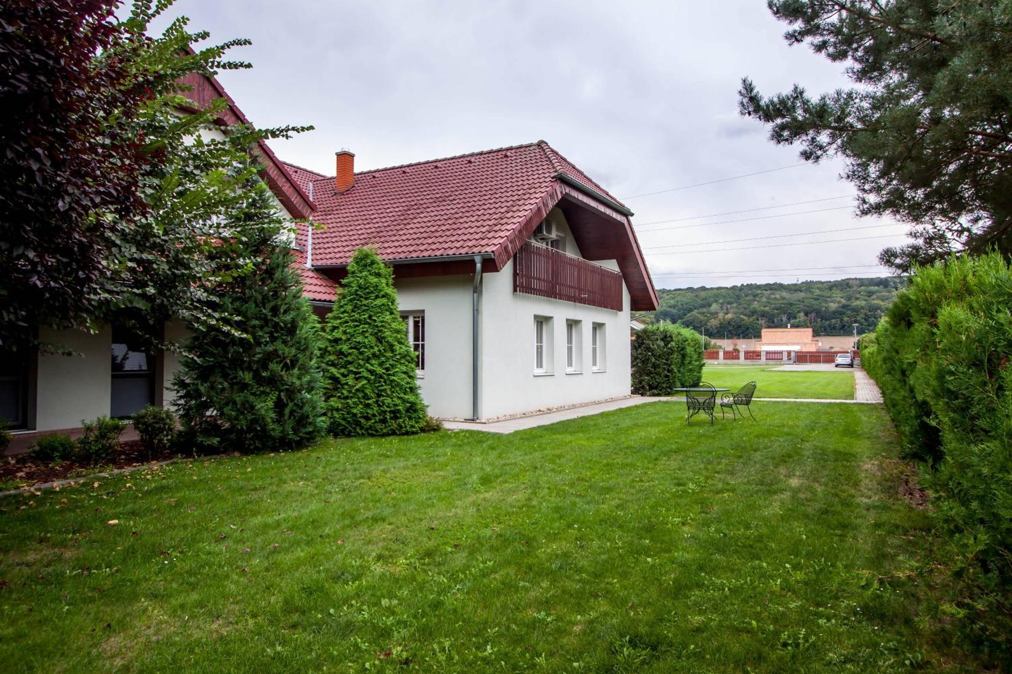 Hotel Penzion Solid Spa à Mladá Boleslav Extérieur photo